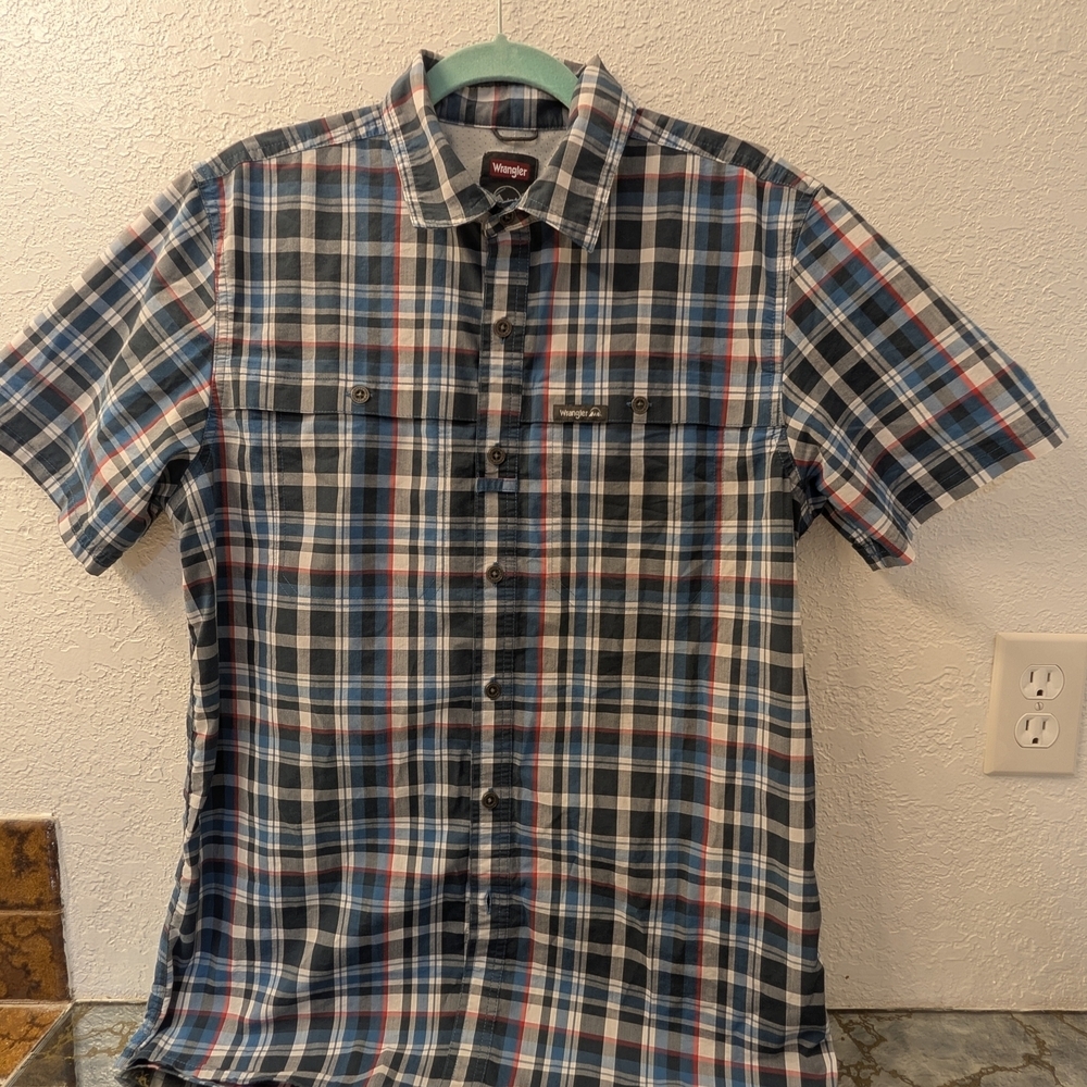 Wrangler Men's Multicolor Plaid Button Down Shirt